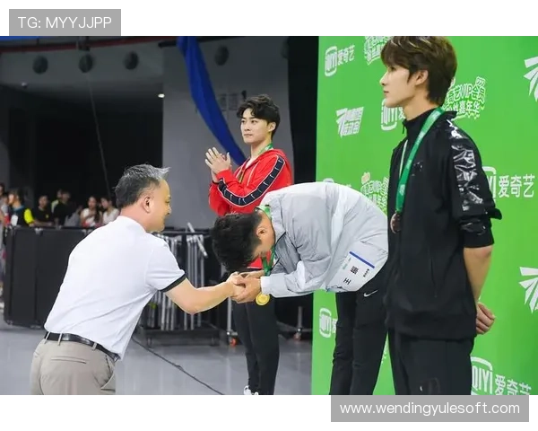 问鼎娱乐：深度挖掘娱乐产业的潜力与机遇，助力明星与粉丝之间的互动交流，构建和谐娱乐生态圈